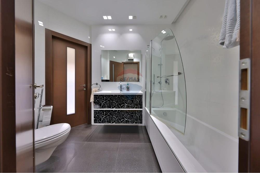 Apartment for Sale in קרית מוצקין - Image 5