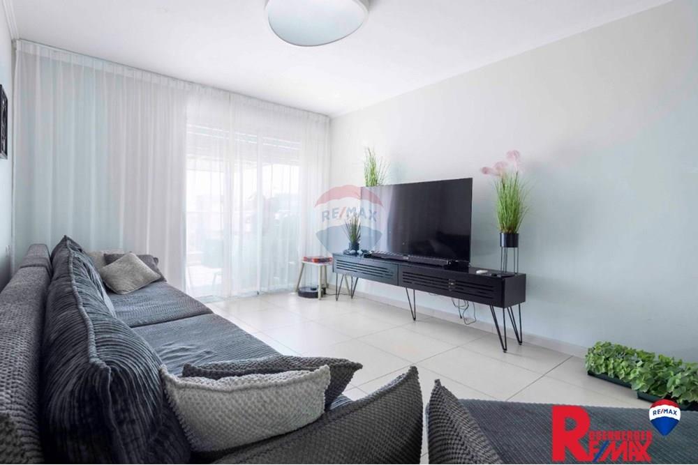 Apartment for Sale in Rishon LeZion - Image 2