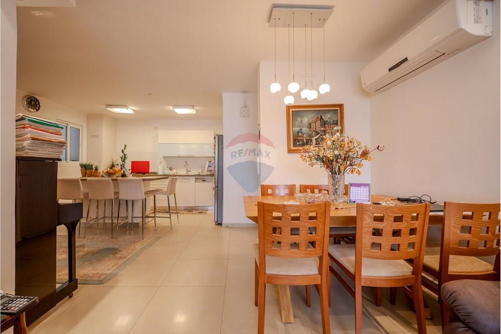 Apartment for Sale in Tel Aviv - Image 3