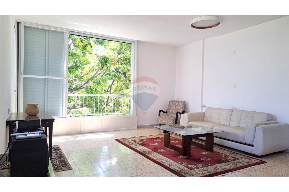 Apartment for Sale in Tel Aviv - Image 2