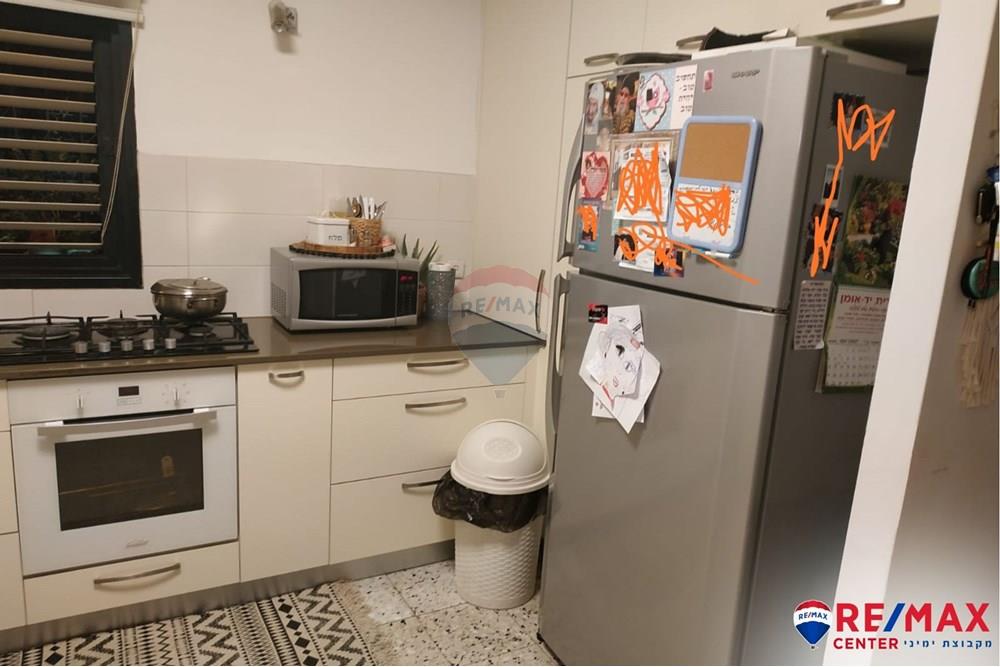 Apartment for Sale in Holon - Image 2