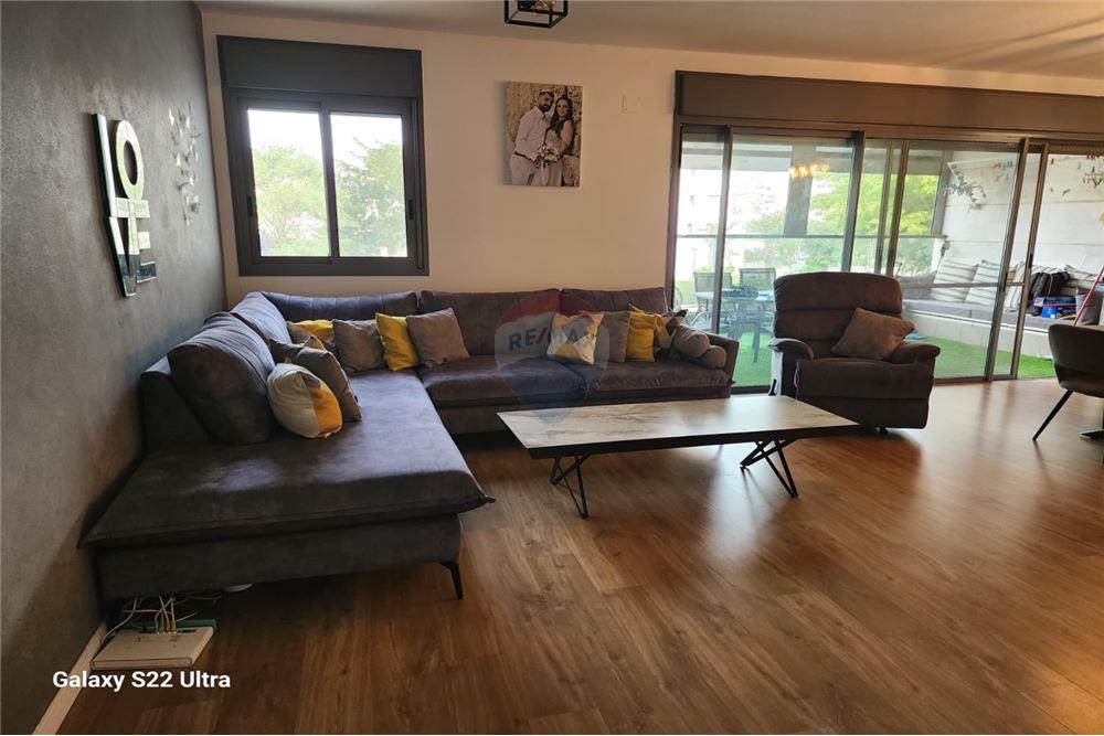 Apartment for Sale in Hadera - Image 4