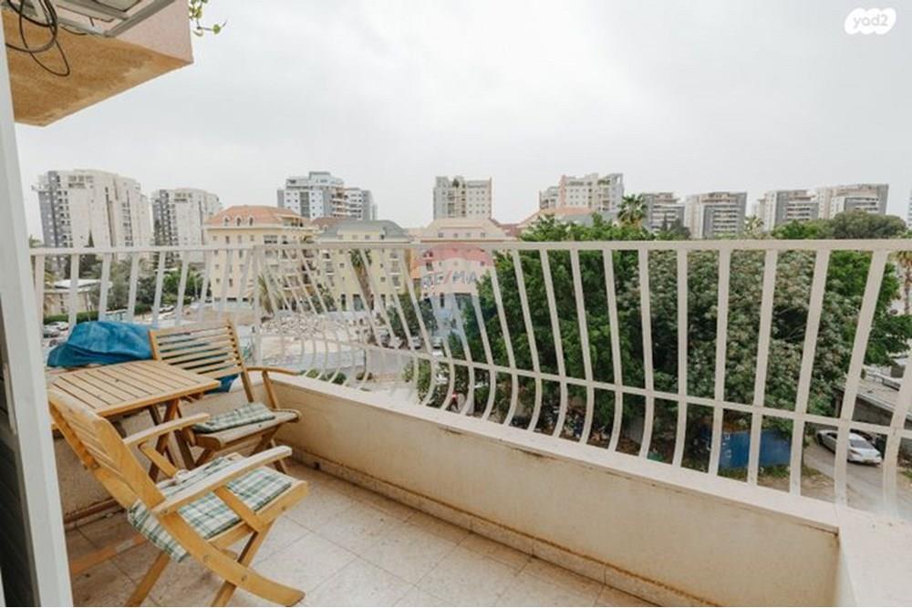 Apartment for Sale in Yehud - Image 5