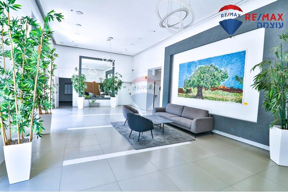 Apartment for Sale in Rishon LeZion - Image 2