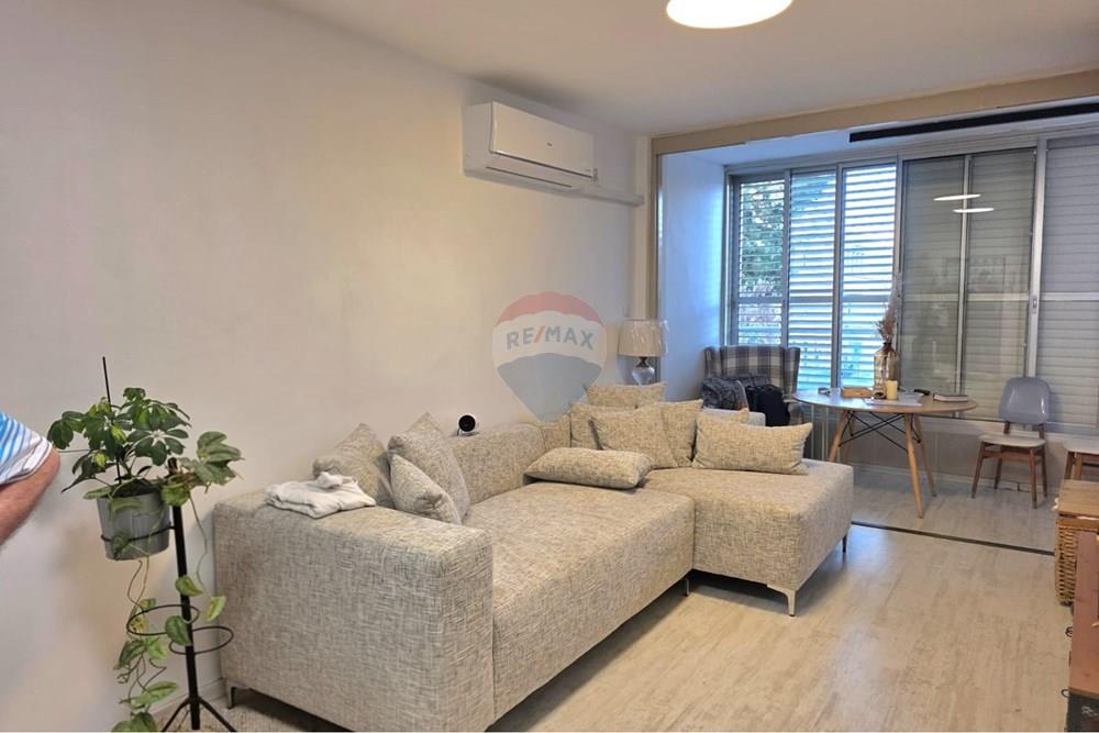 Apartment for Sale in Bat Yam - Image 1