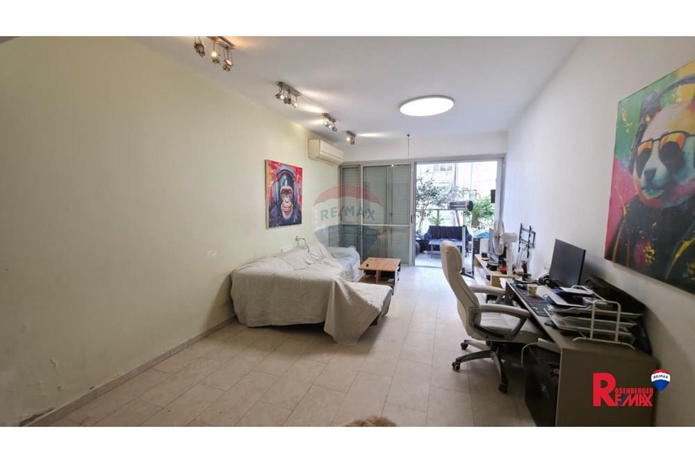Apartment for Sale in Rishon LeZion - Image 1
