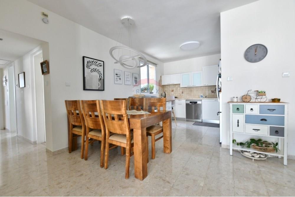 Apartment for Sale in Givat Shmuel - Image 2