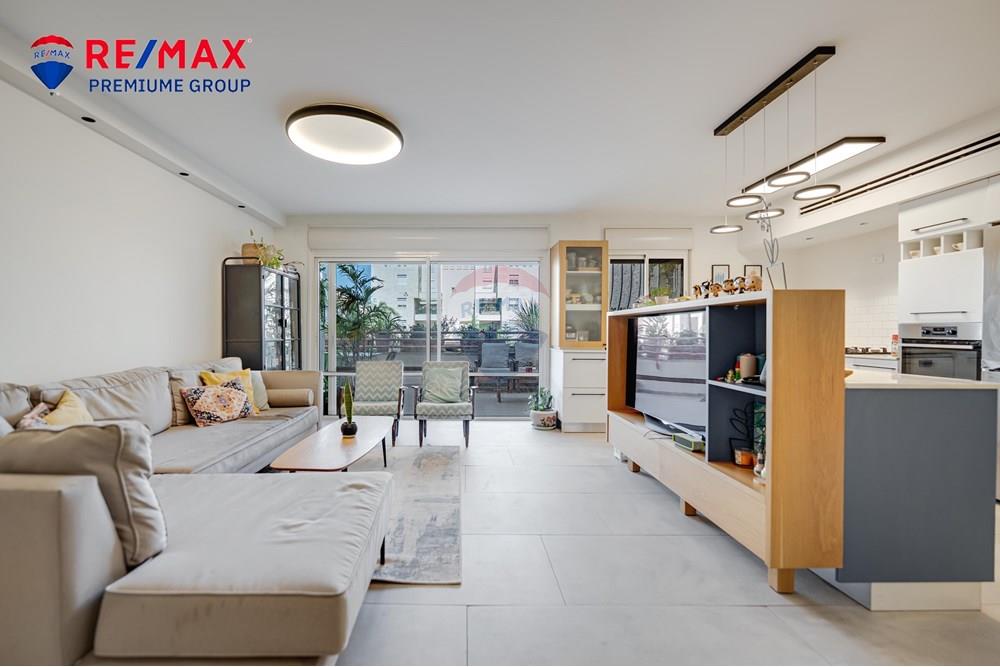 Apartment for Sale in שוהם - Image 3