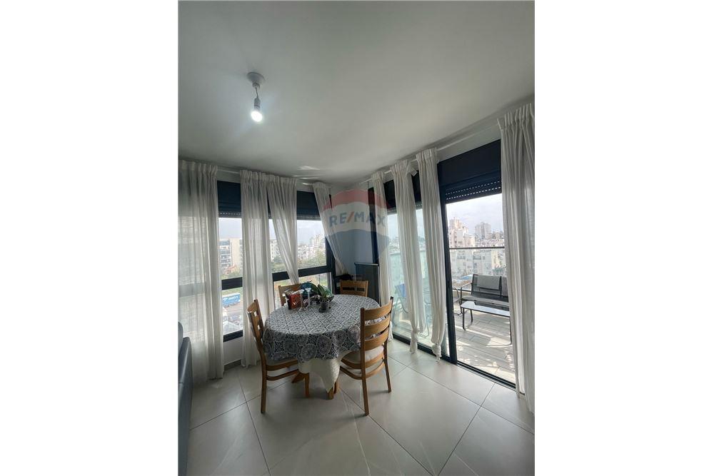 Apartment for Sale in Tel Aviv - Image 5