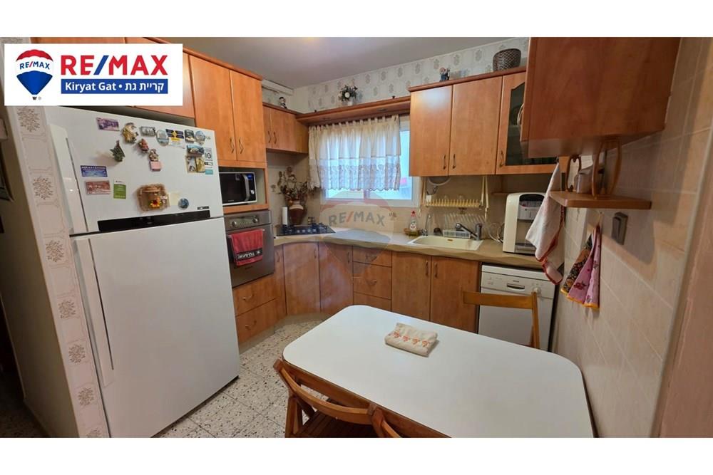Apartment for Sale in קרית גת - Image 4