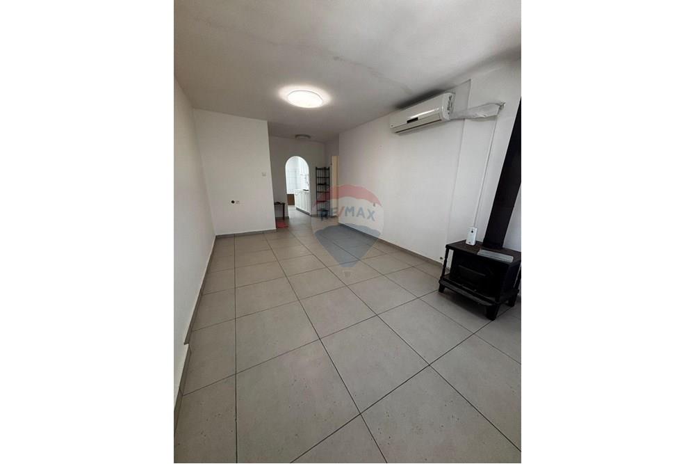 Apartment for Sale in Kiryat Yam - Image 2