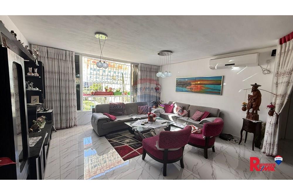 Apartment for Sale in אזור - Image 1