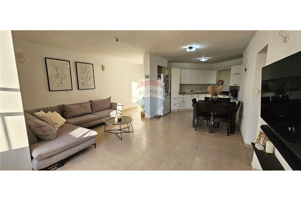 Apartment for Sale in Tel Aviv - Image 1