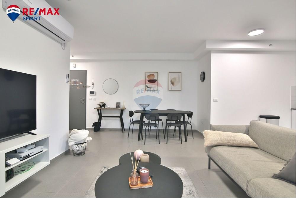 Apartment for Sale in קרית מוצקין - Image 3