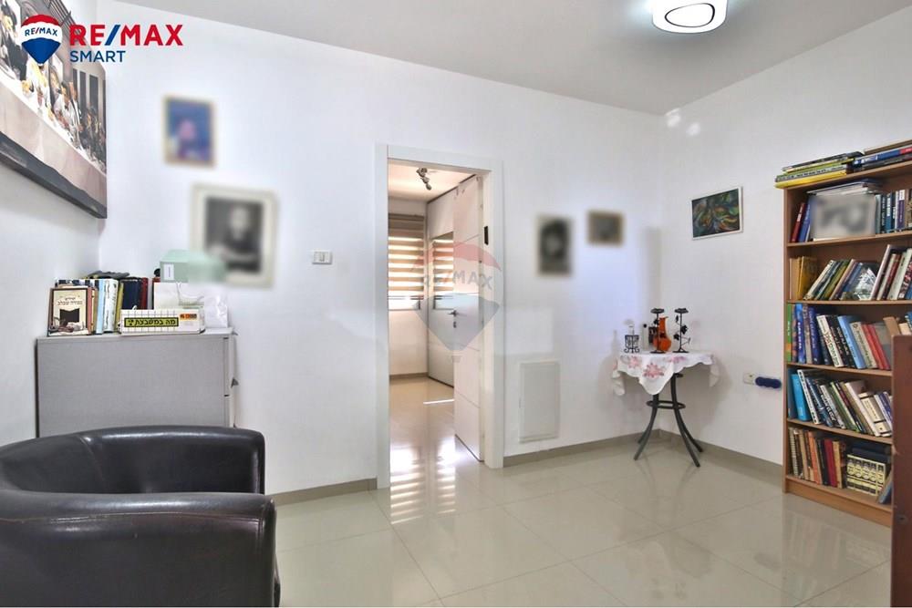 Apartment for Sale in Kiryat Yam - Image 7