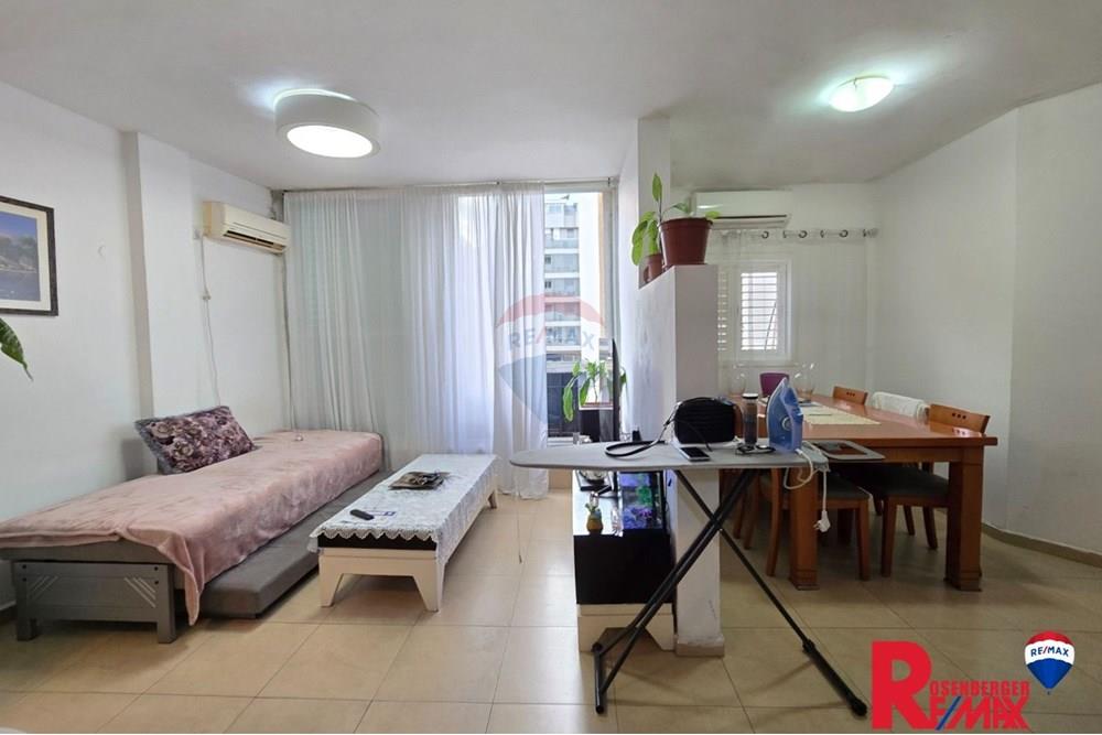 Apartment for Sale in Holon - Image 2