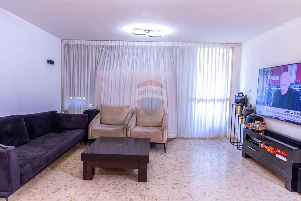 Apartment for Sale in Rishon LeZion - Image 4