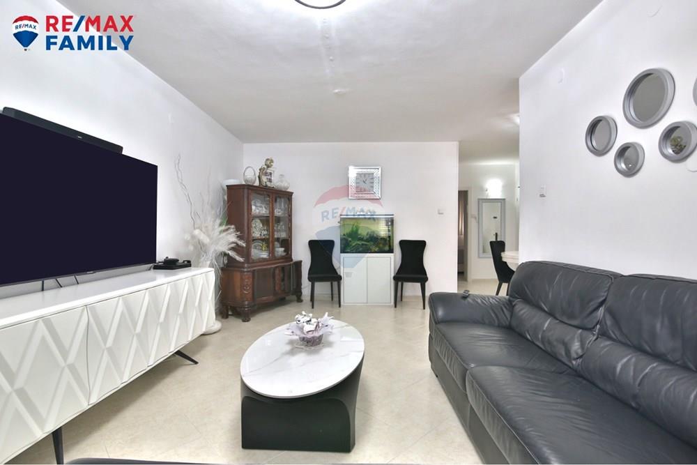 Apartment for Sale in קרית מוצקין - Image 2