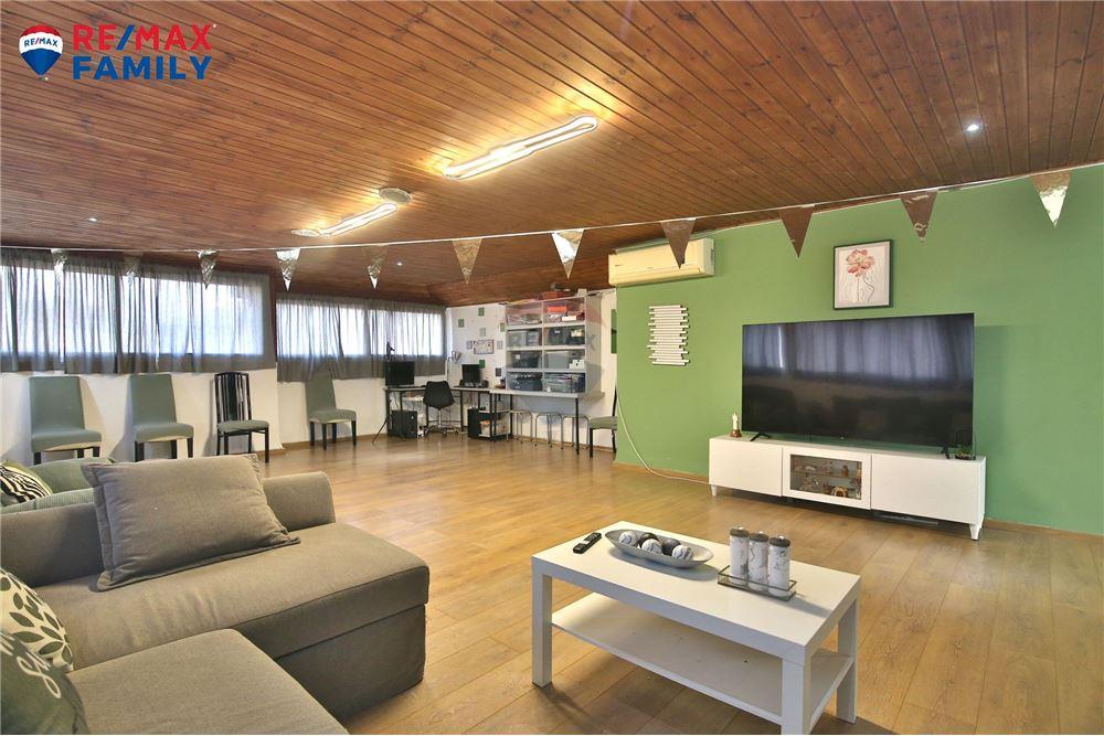 Apartment for Sale in קרית מוצקין - Image 2