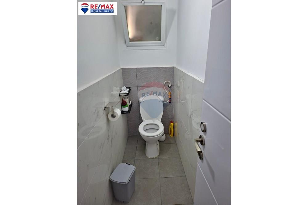Apartment for Sale in קרית גת - Image 5