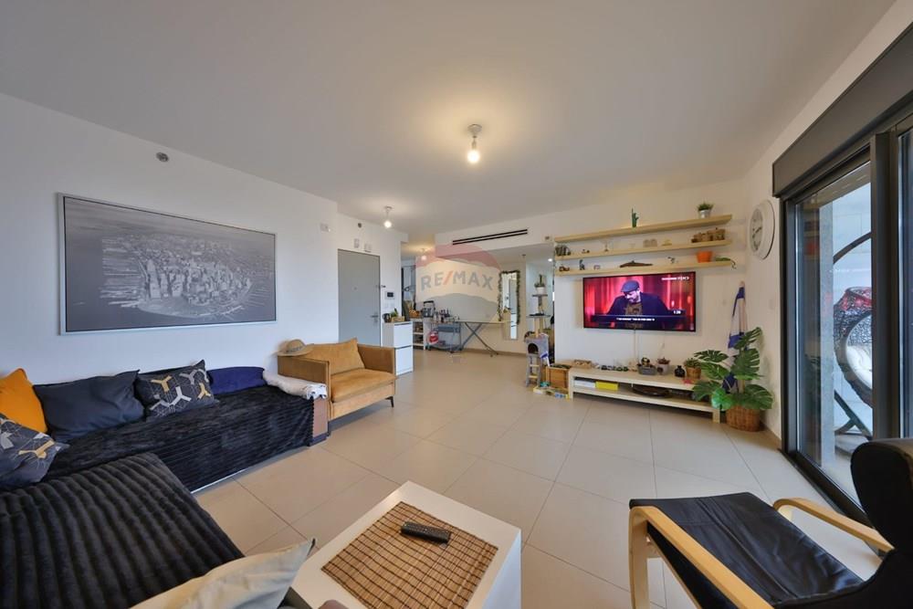 Apartment for Sale in קרית מוצקין - Image 5