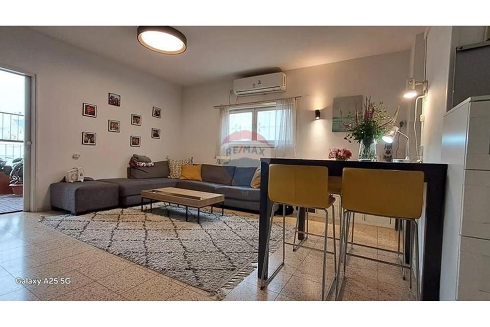 Apartment for Sale in Tel Aviv - Image 2