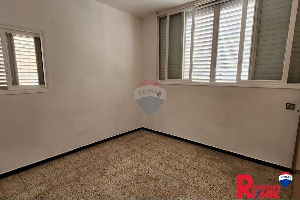 Apartment for Sale in Holon - Image 7