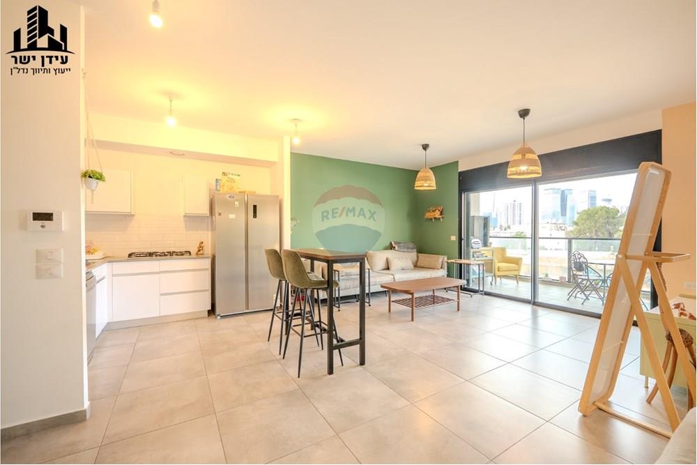 Apartment for Sale in Tel Aviv - Image 2