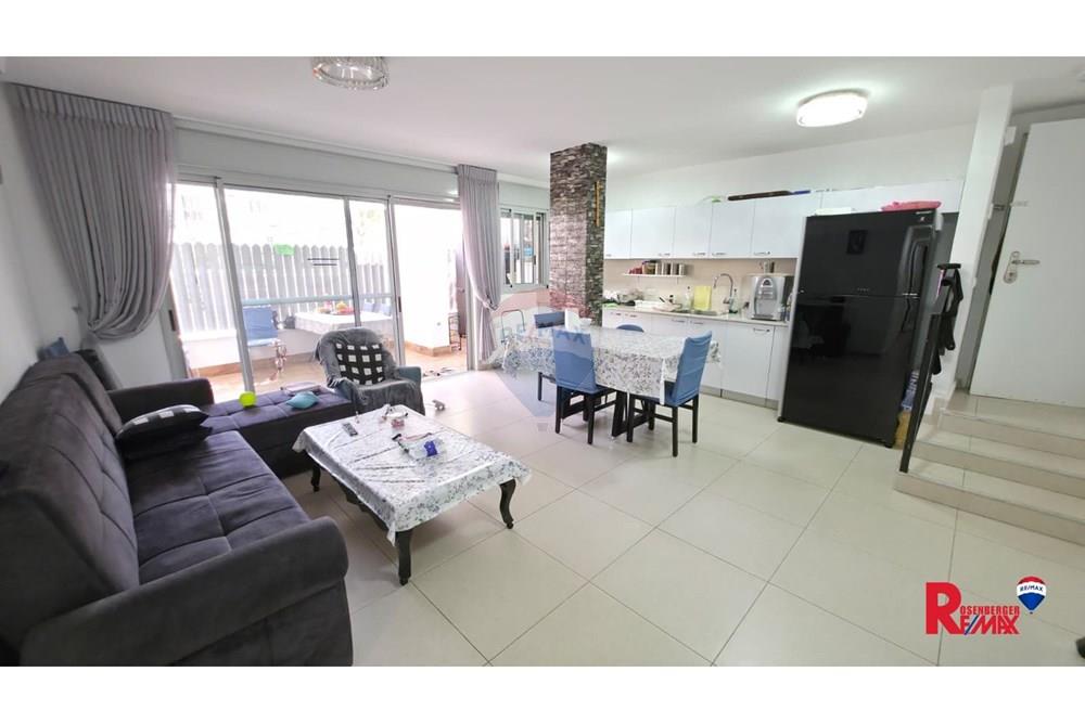 Apartment for Sale in Holon - Image 2