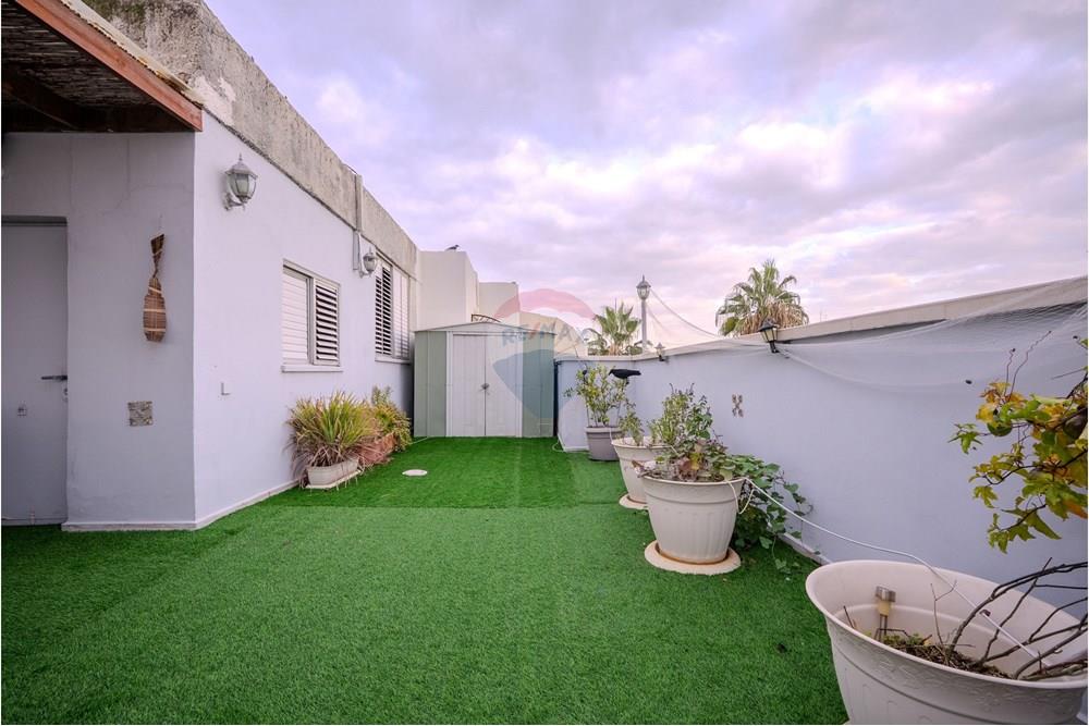 Apartment for Sale in Petah Tikva - Image 2