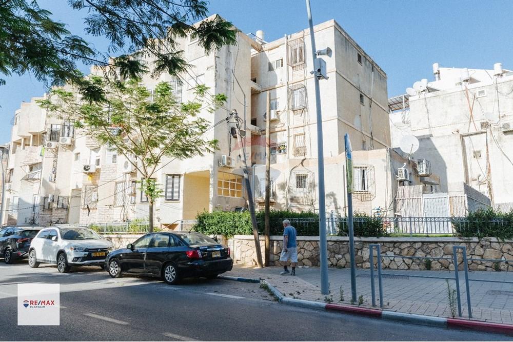 Apartment for Sale in Or Yehuda - Image 1