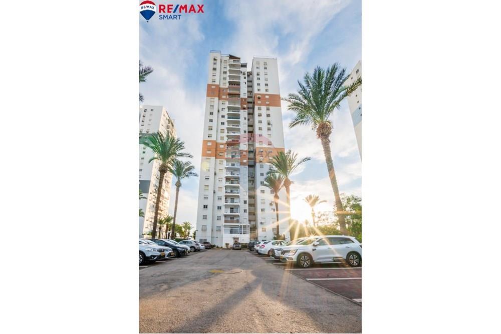 Apartment for Sale in קרית מוצקין - Image 1
