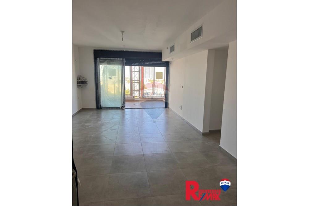 Apartment for Sale in Bat Yam - Image 2