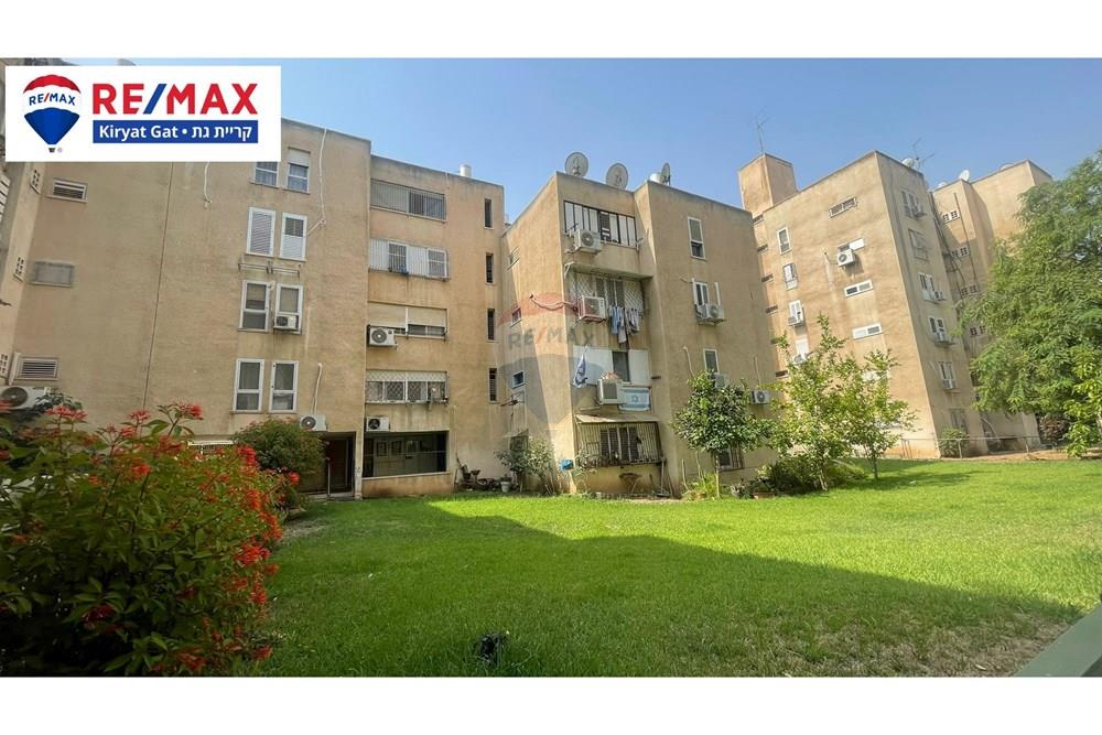 Apartment for Sale in קרית גת - Image 1