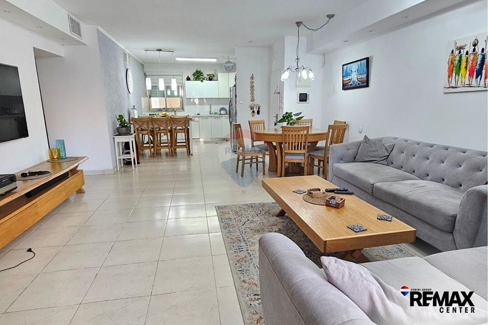 Apartment for Sale in Holon - Image 6