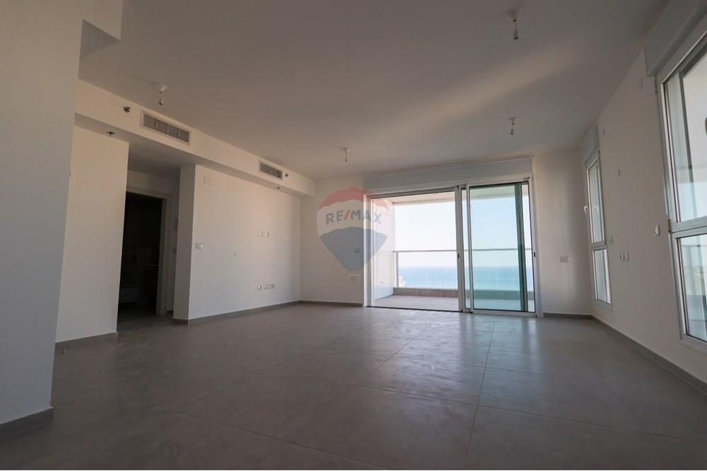 Apartment for Sale in Netanya - Image 2