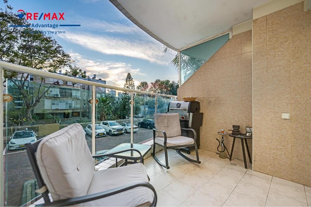 Apartment for Sale in Bat Yam - Image 2