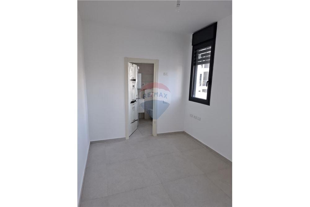 Apartment for Sale in Tel Aviv - Image 6