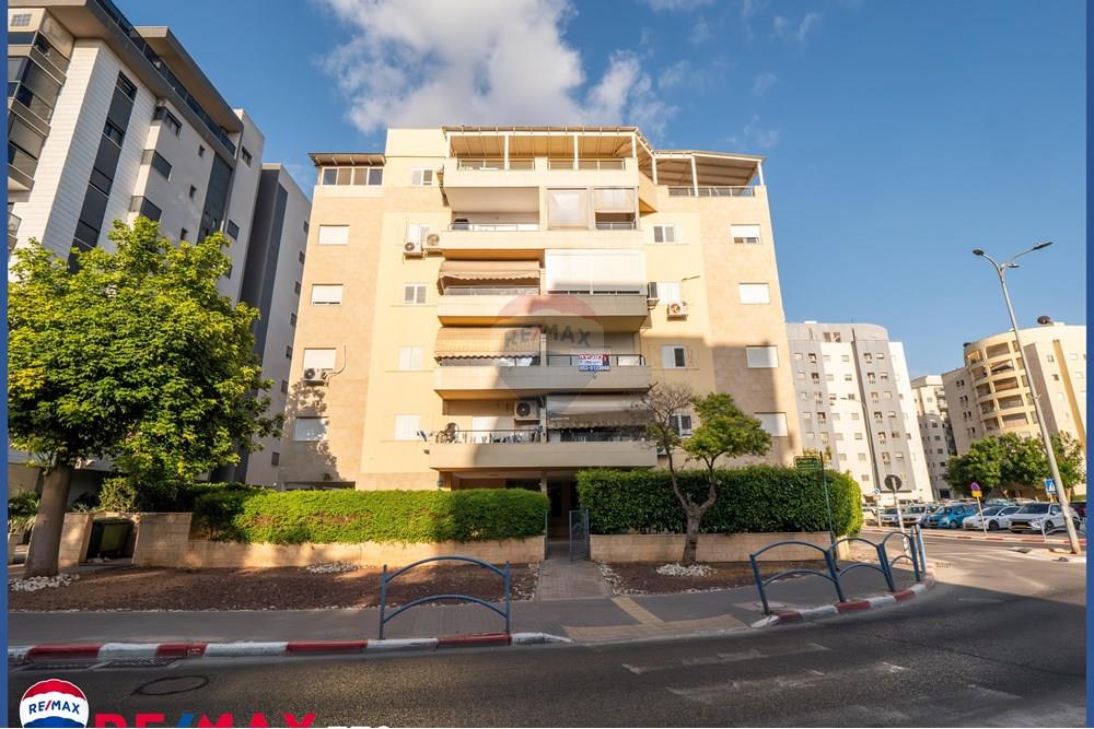 Apartment for Sale in Afula - Image 1
