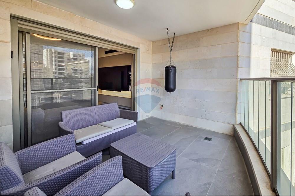 Apartment for Sale in Kiryat Yam - Image 7