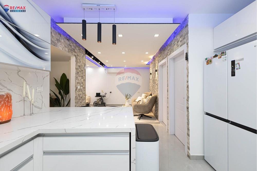 Apartment for Sale in Lod - Image 5