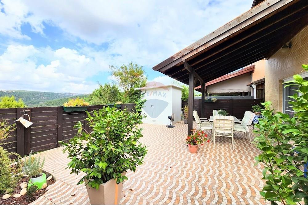 Apartment for Sale in מעלות - Image 1