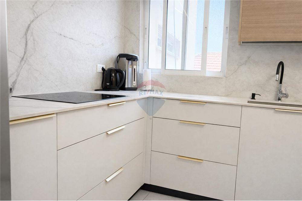 Apartment for Sale in Hadera - Image 7