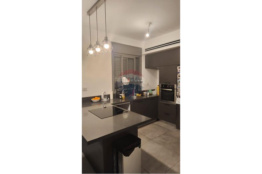 Apartment for Sale in Petah Tikva - Image 3