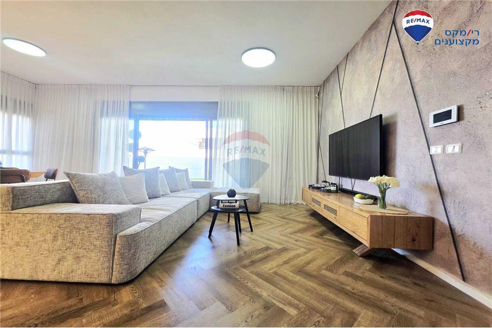Apartment for Sale in Hadera - Image 2