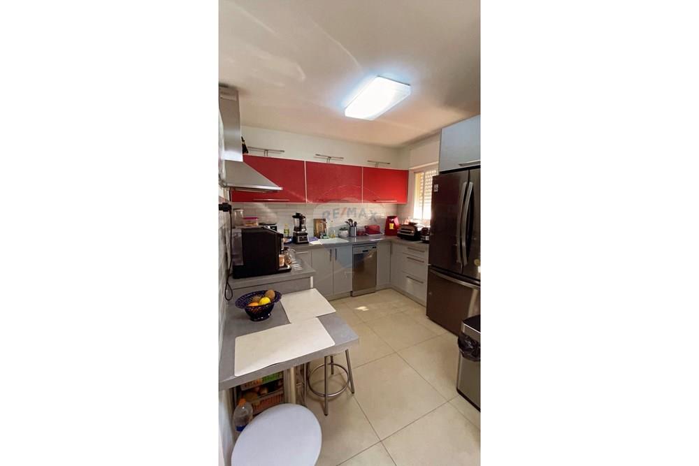 Apartment for Sale in Hadera - Image 2