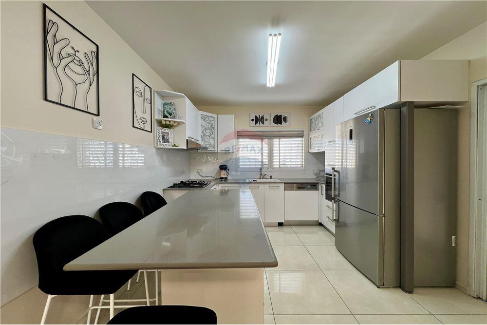 Apartment for Sale in Ashkelon - Image 3