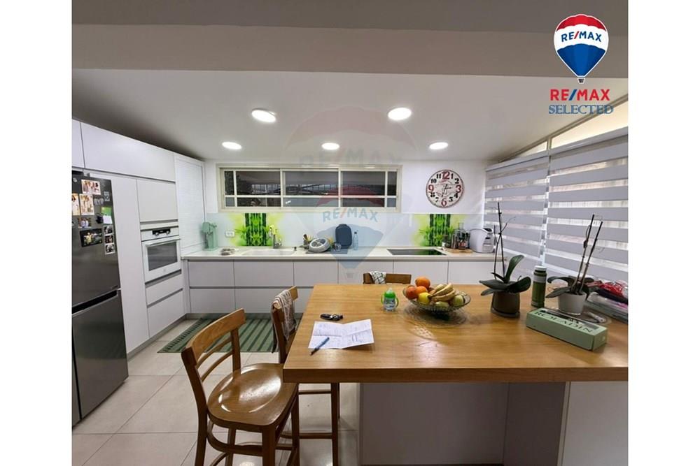 Apartment for Sale in Haifa - Image 5