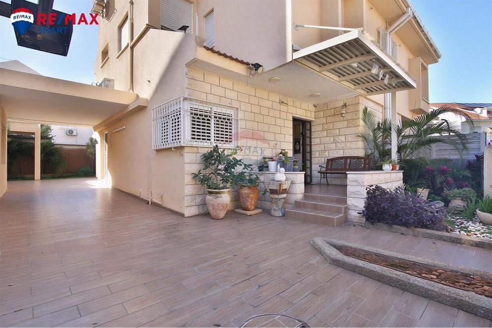 Apartment for Sale in Kiryat Yam - Image 3