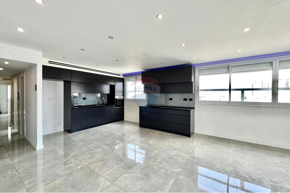 Apartment for Sale in Netanya - Image 1